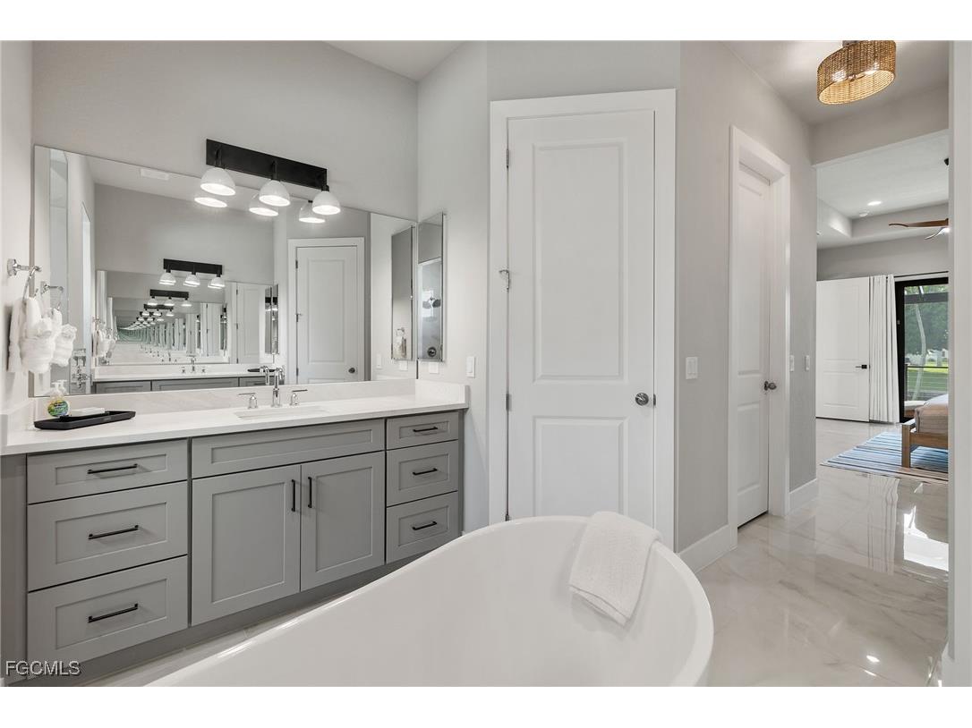 5240 Tower Drive Cape Coral FL 33904 2025009832 image27