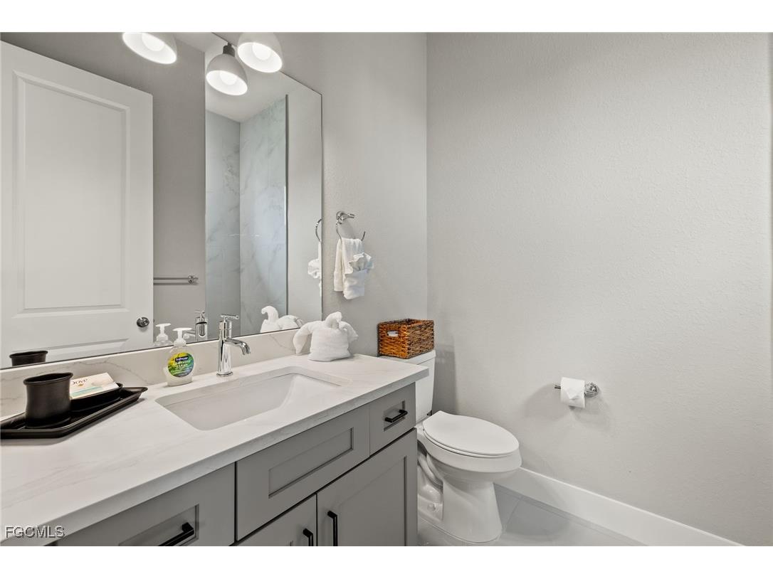 5240 Tower Drive Cape Coral FL 33904 2025009832 image31