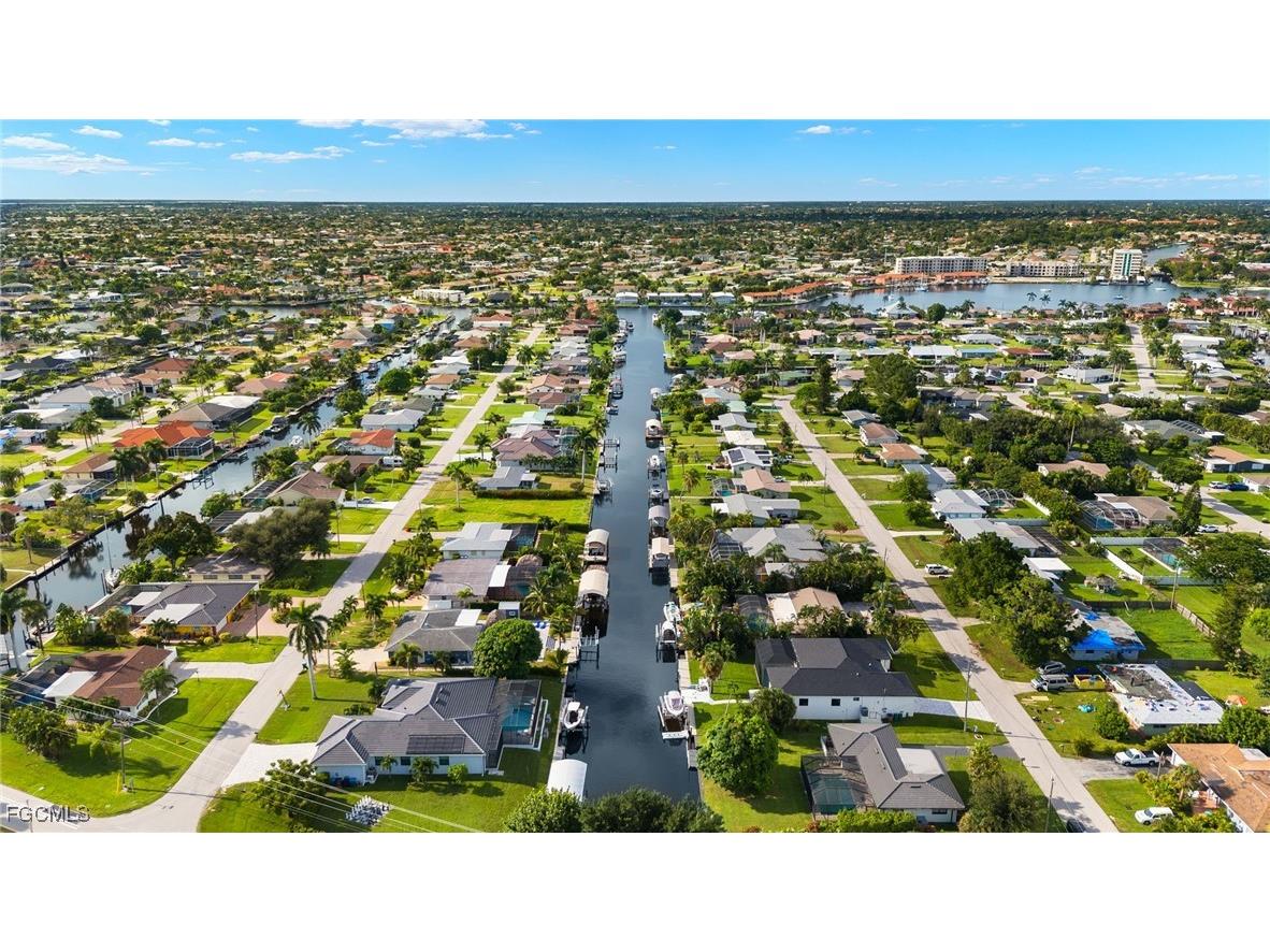 5240 Tower Drive Cape Coral FL 33904 2025009832 image38