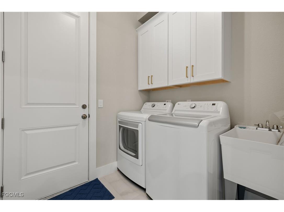 5240 Tower Drive Cape Coral FL 33904 2025009832 image40