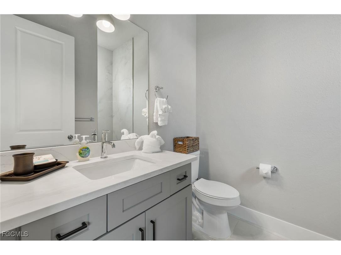 5240 Tower Drive Cape Coral FL 33904 2025009832 image43