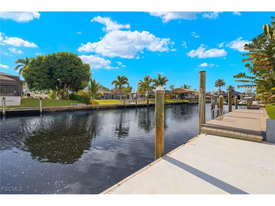 5240 Tower Drive Cape Coral FL 33904 2025009832 image7