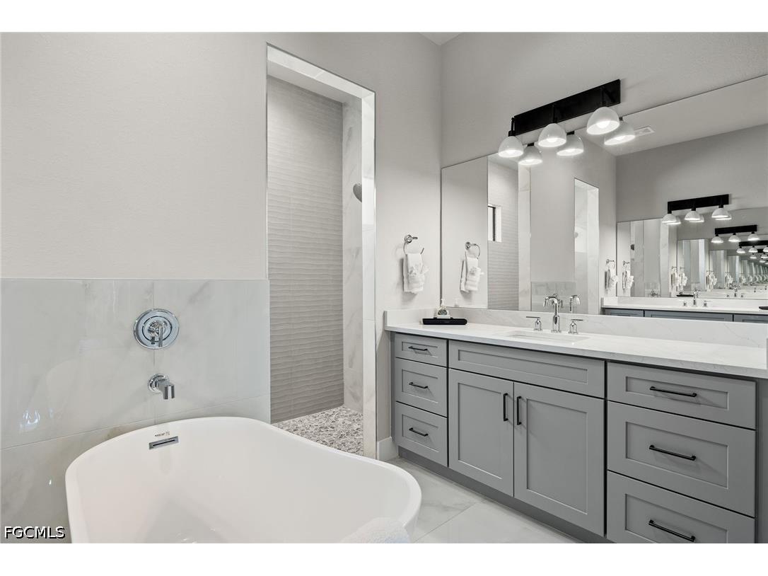 5240 Tower Drive Cape Coral FL 33904 2026028475 image26