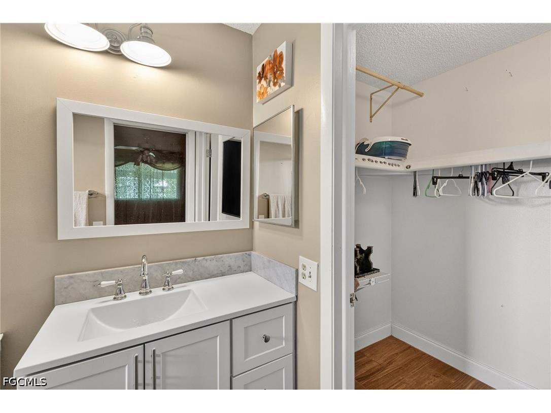 5240 Versaille Court Cape Coral FL 33904 2026023335 image20