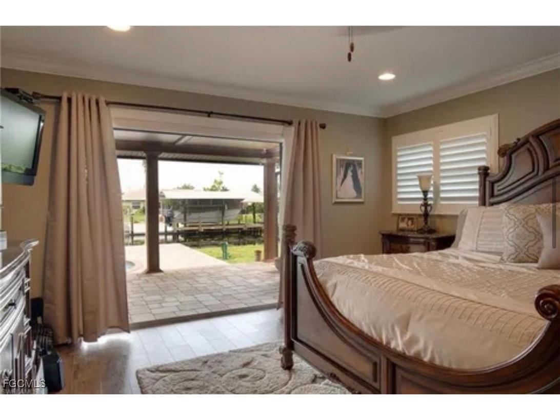5241 SW 2nd Place Cape Coral FL 33914 2025024685 image10