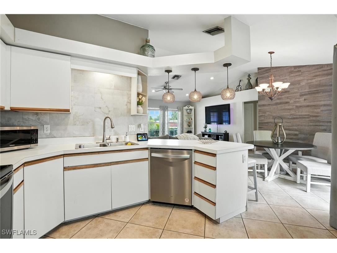 5242 17th Place SW Naples FL 34116 225063422 image9