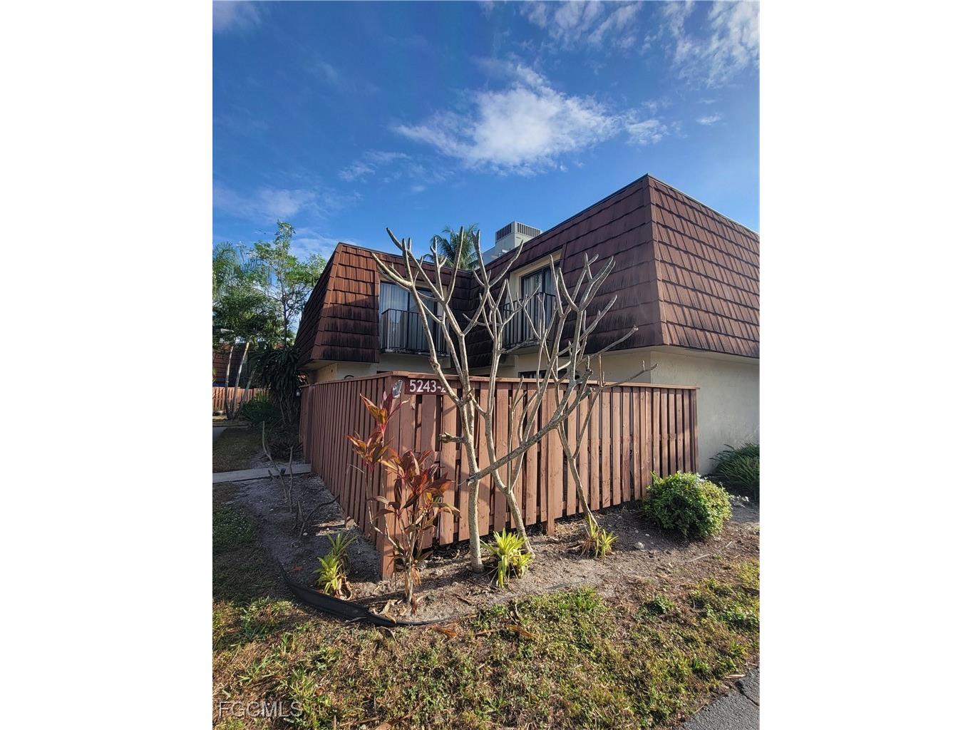 5243 Cedarbend Drive #2 Fort Myers FL 33919 2025024689 image1