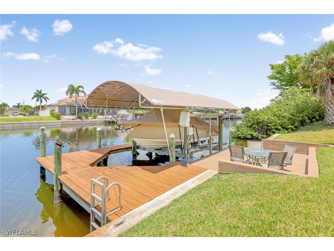 5244 SW 18th Avenue Cape Coral FL 33914 224041505 image1