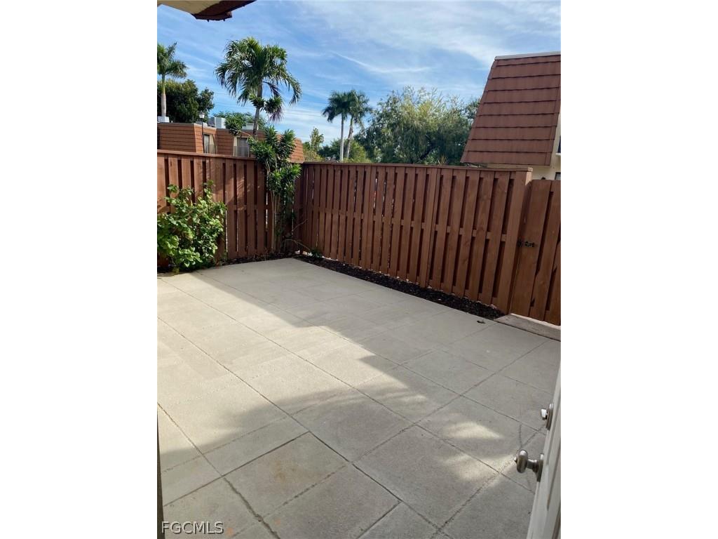 5245 Cedarbend Drive #2 Fort Myers FL 33919 2026005650 image3