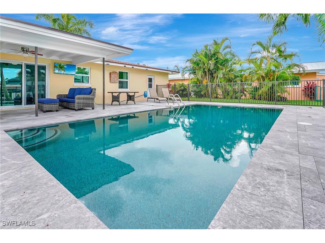 5245 Sunset Court Cape Coral FL 33904 224063927 image1