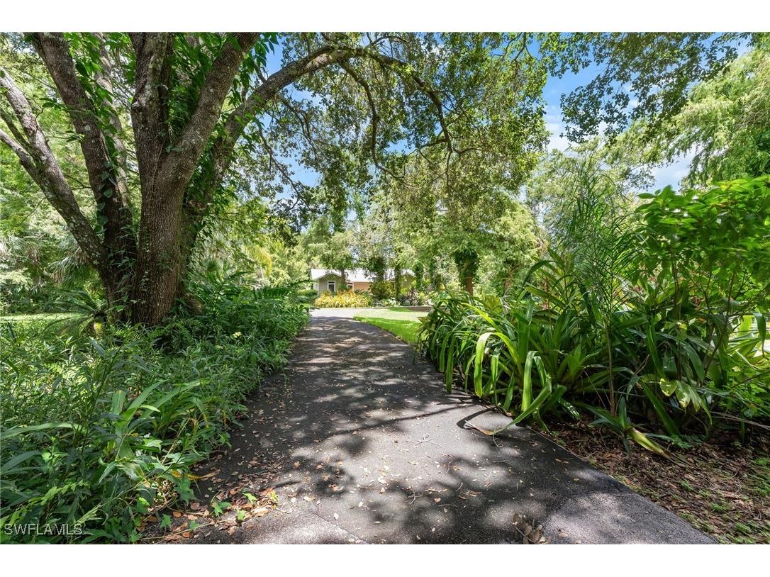 5247 Cherry Wood Drive Naples FL 34119 225067173 image6