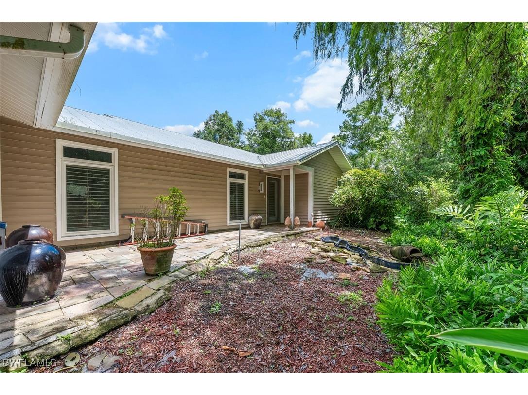 5247 Cherry Wood Drive Naples FL 34119 225067173 image8