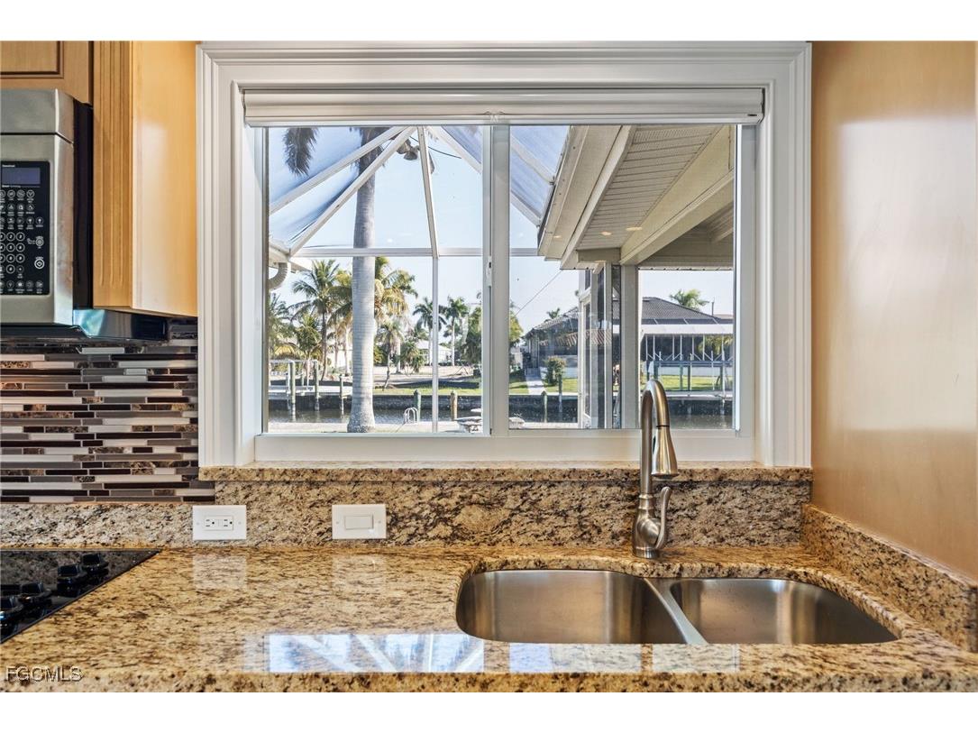 5249 Sunset Court Cape Coral FL 33904 2025024570 image15