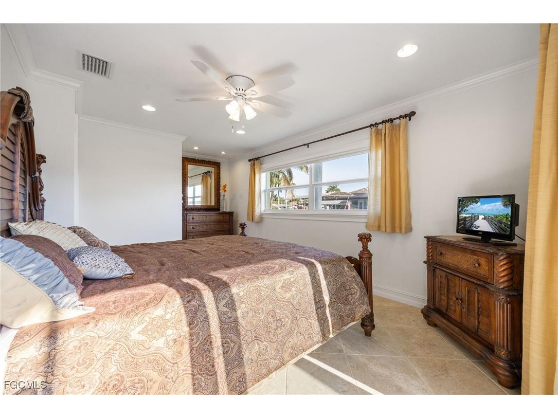 5249 Sunset Court Cape Coral FL 33904 2025024570 image18