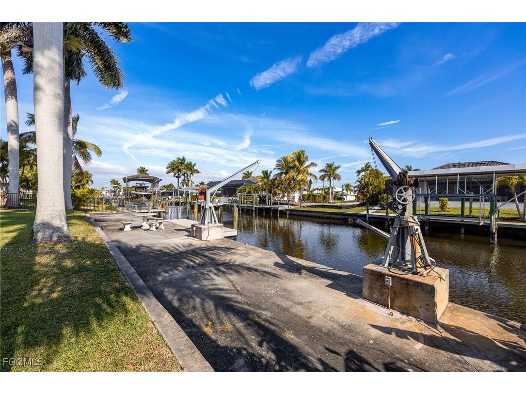 5249 Sunset Court Cape Coral FL 33904 2025024570 image28