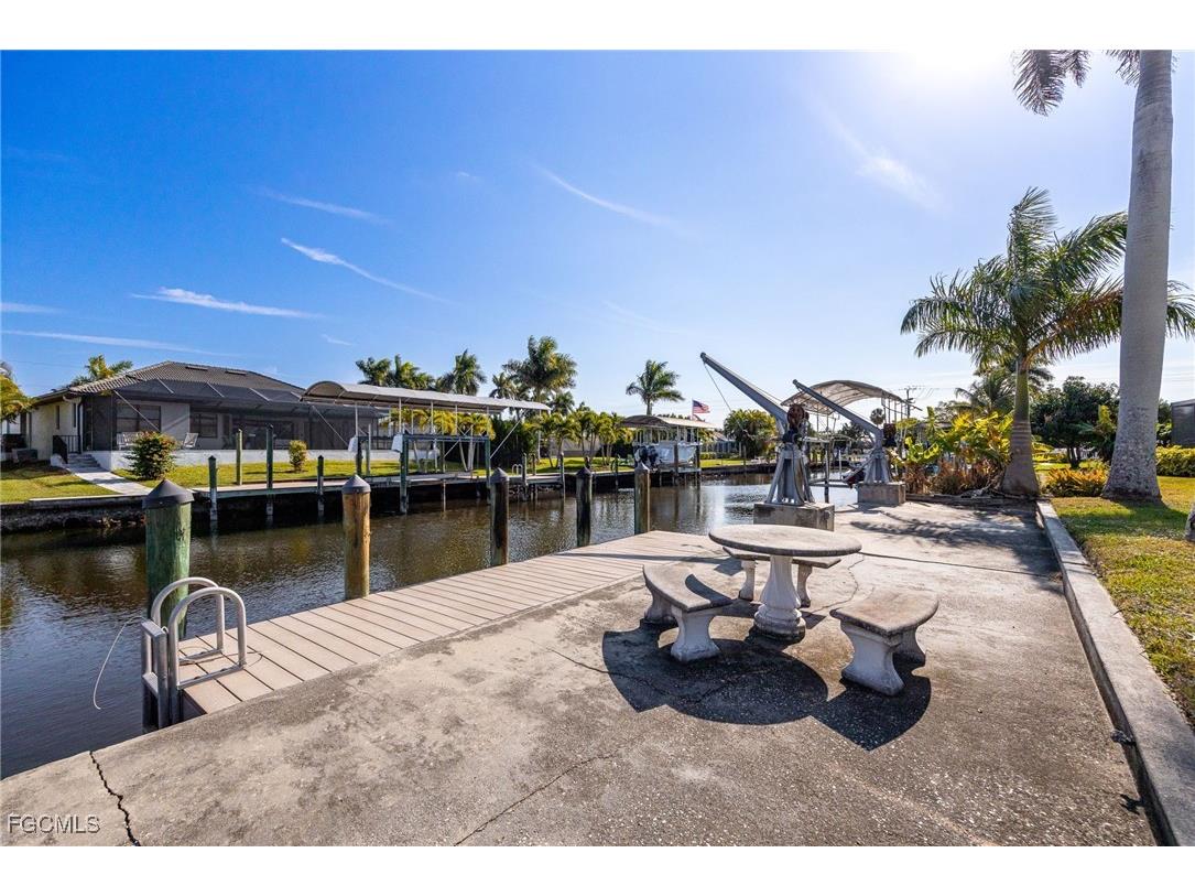 5249 Sunset Court Cape Coral FL 33904 2025024570 image29