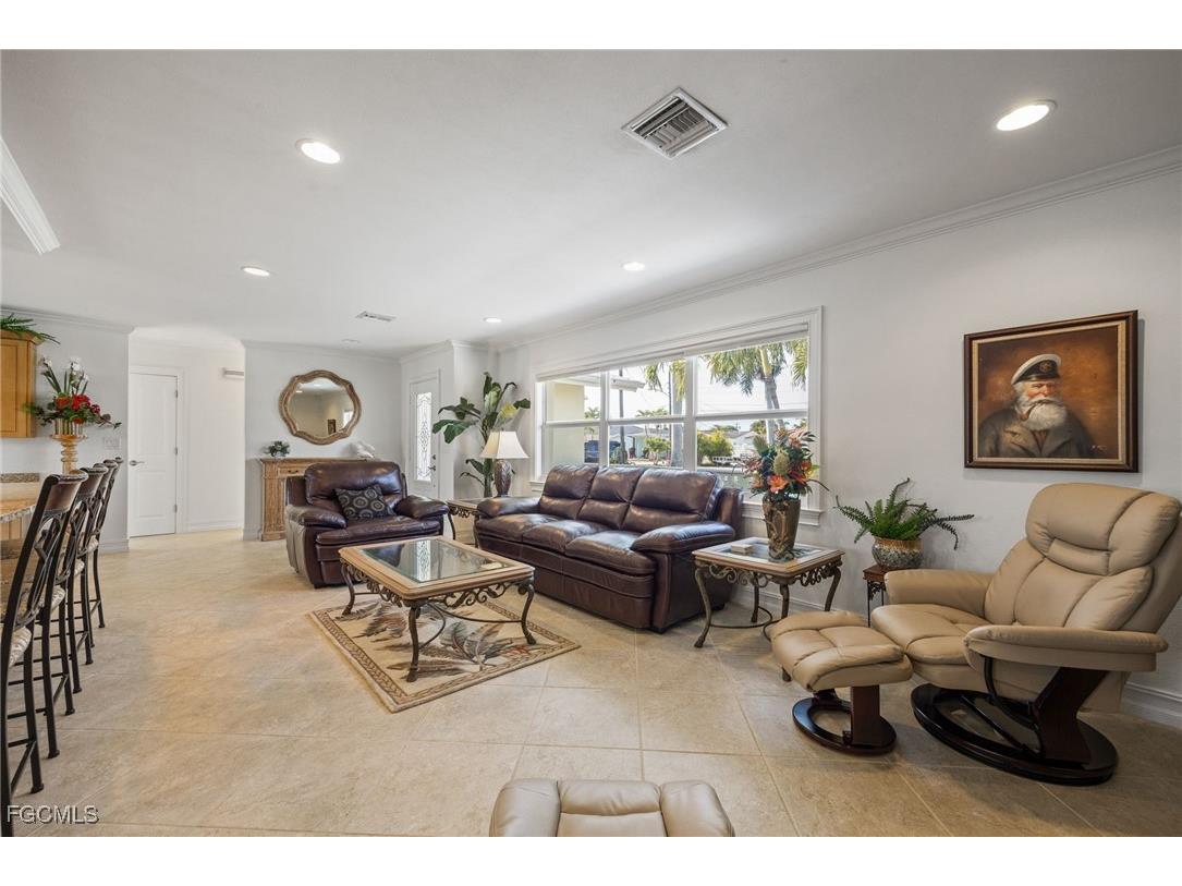 5249 Sunset Court Cape Coral FL 33904 2025024570 image6