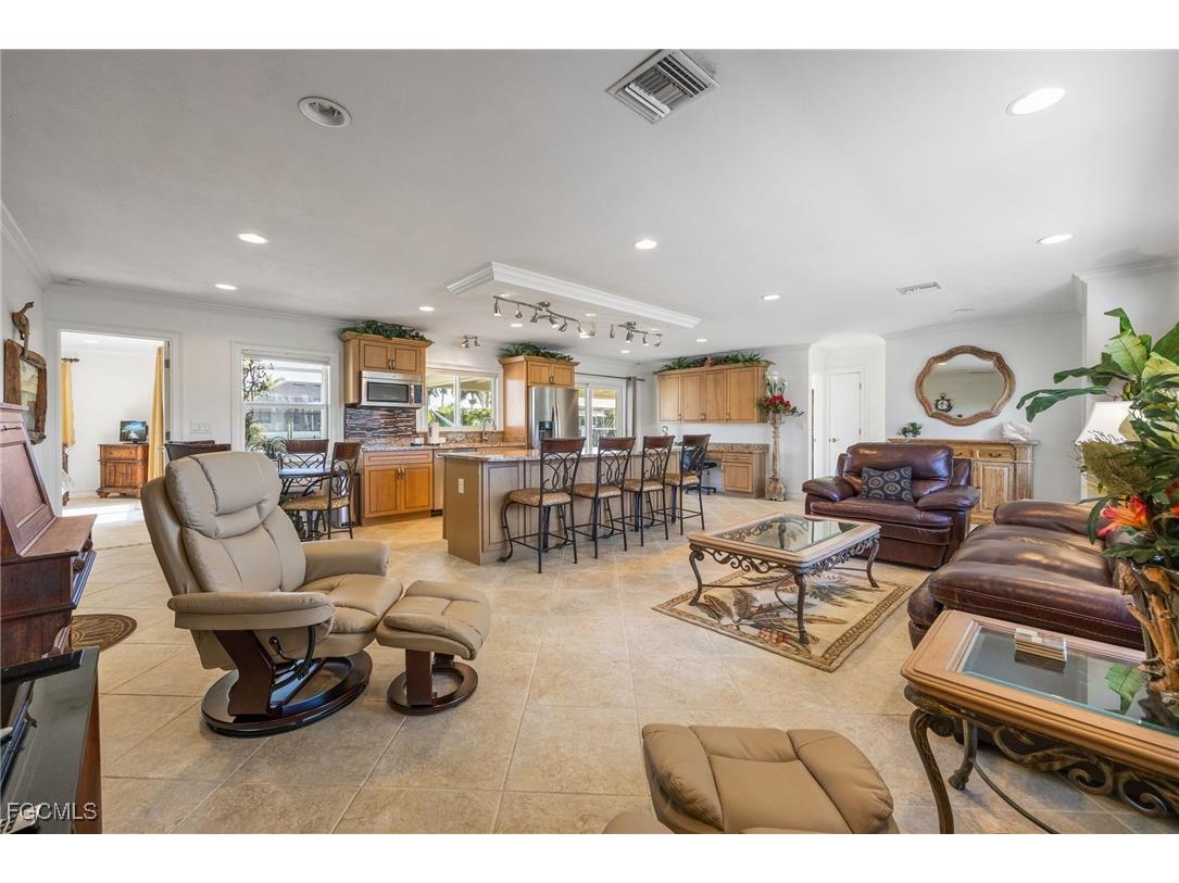 5249 Sunset Court Cape Coral FL 33904 2025024570 image7