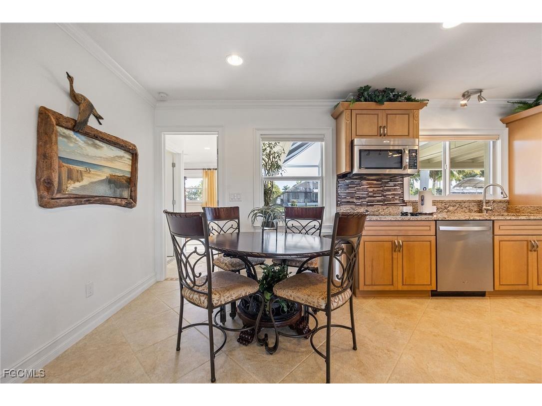 5249 Sunset Court Cape Coral FL 33904 2025024570 image8