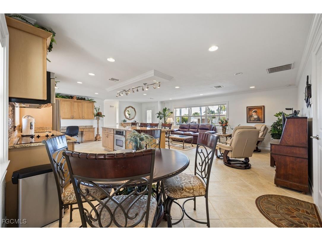 5249 Sunset Court Cape Coral FL 33904 2025024570 image9