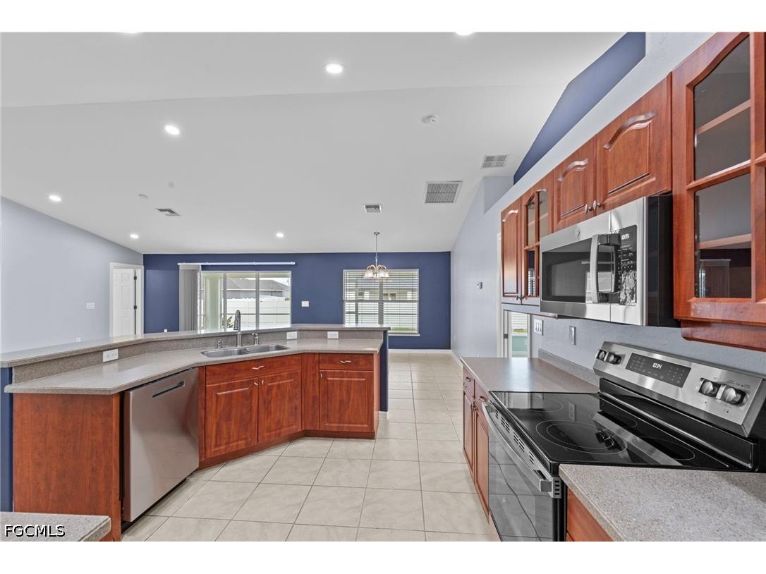 525 NE 6th Avenue Cape Coral FL 33909 2026017735 image13