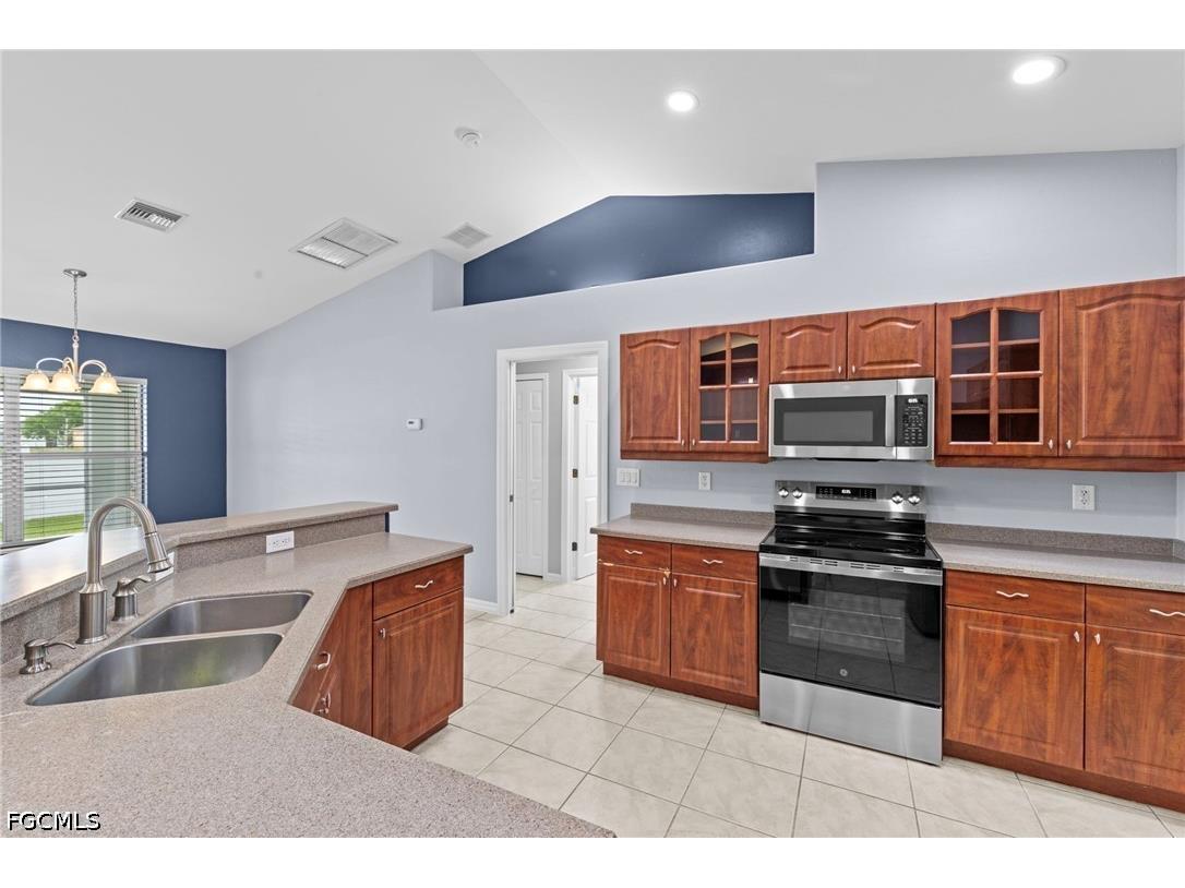 525 NE 6th Avenue Cape Coral FL 33909 2026017735 image14