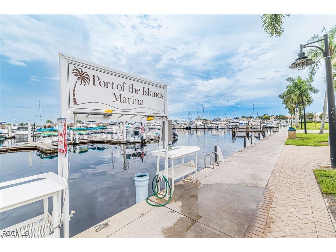 525 Newport Drive Naples FL 34114 2026010953 image3