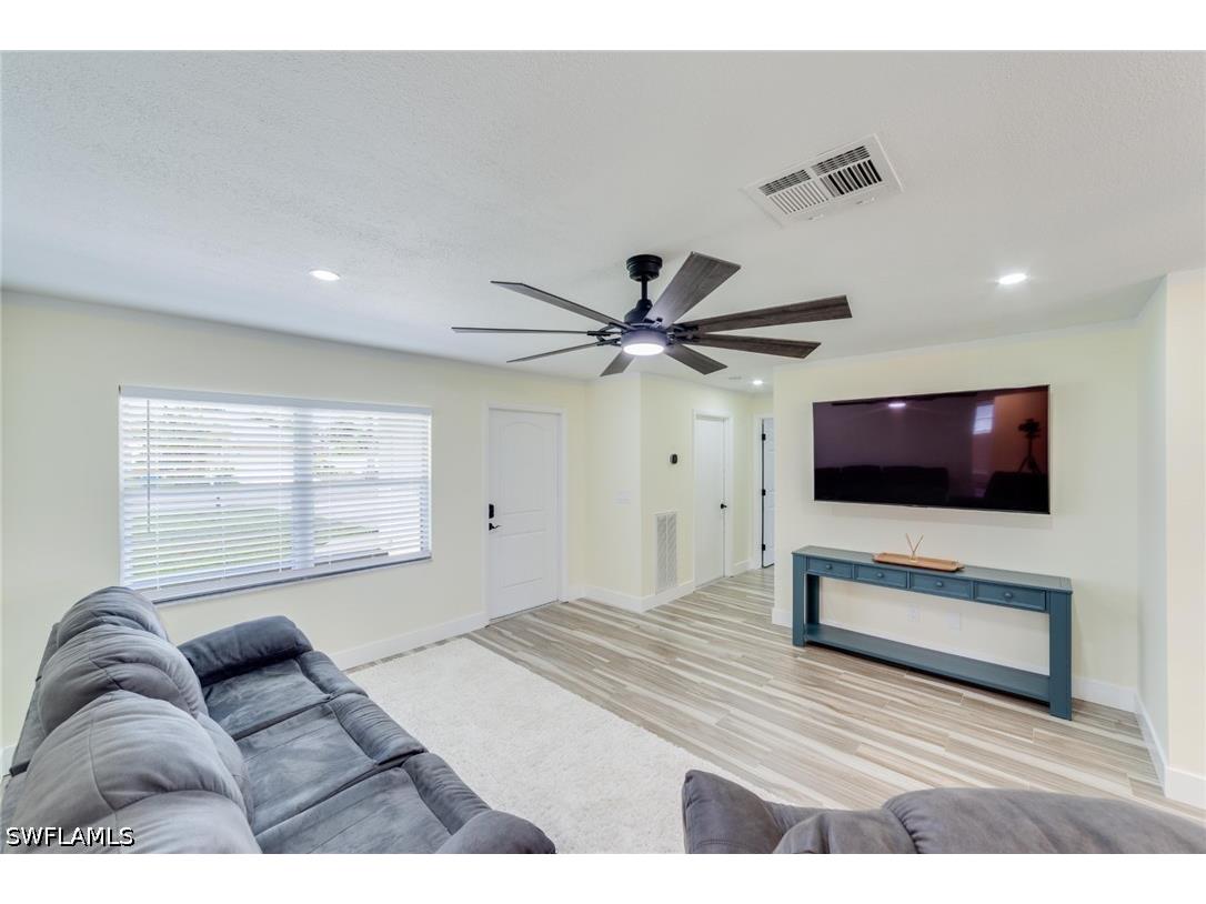525 SE 11th Court Cape Coral FL 33990 226014305 image6