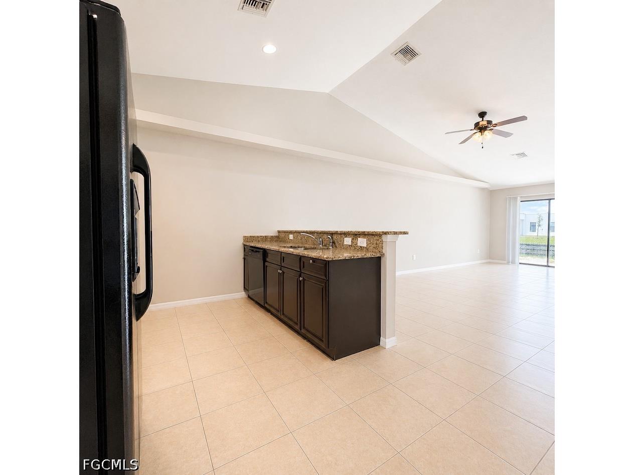 525 SE 4th Terrace Cape Coral FL 33990 2026031502 image4