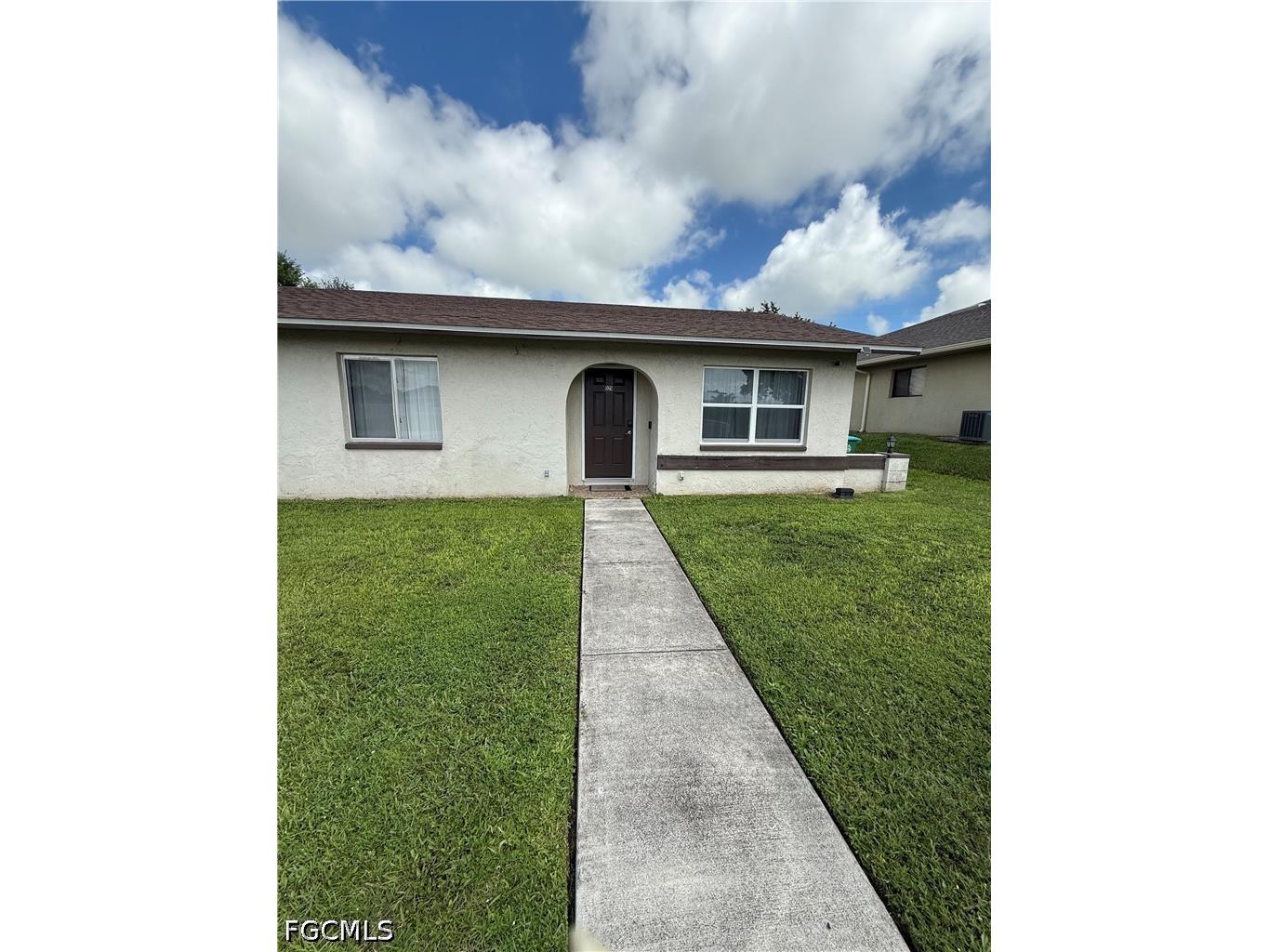 525 SE Van Loon Terrace Cape Coral FL 33990 2026015518 image1