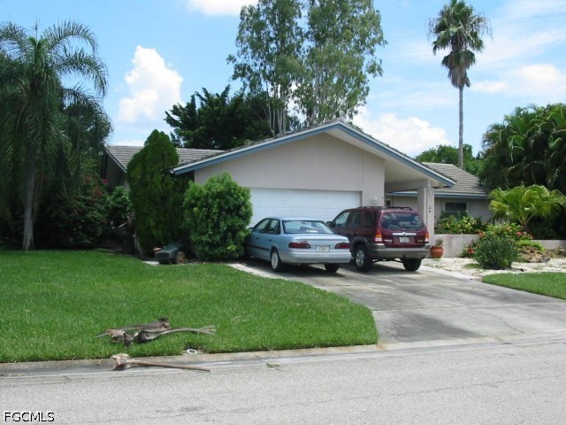 5251 Selby Drive Fort Myers FL 33919 2026015086 image1