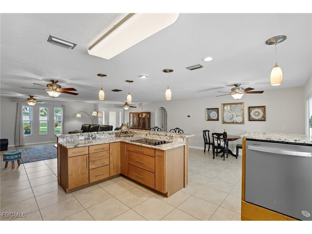 5252 Seminole Court Cape Coral FL 33904 2025009877 image10