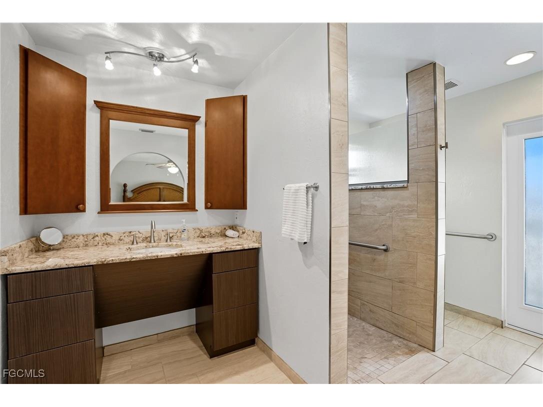 5252 Seminole Court Cape Coral FL 33904 2025009877 image25