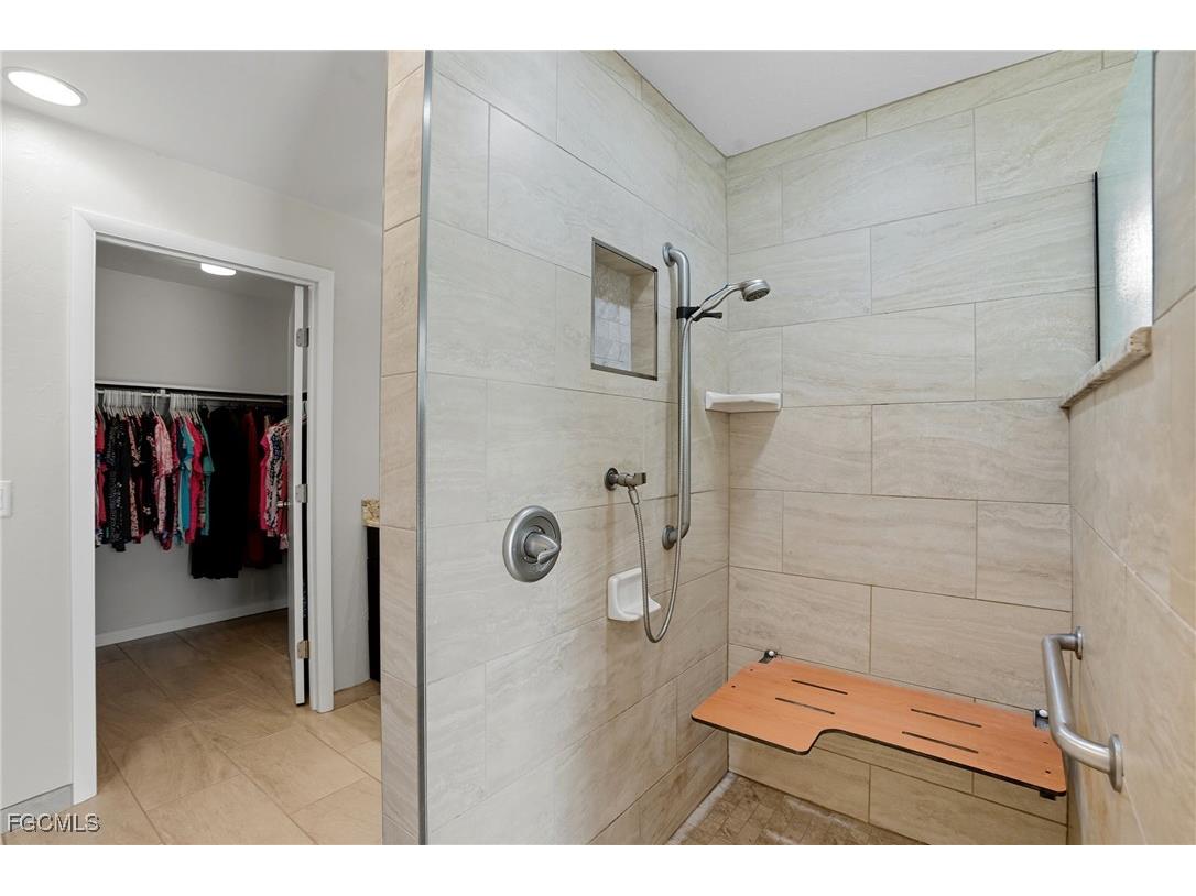 5252 Seminole Court Cape Coral FL 33904 2025009877 image27