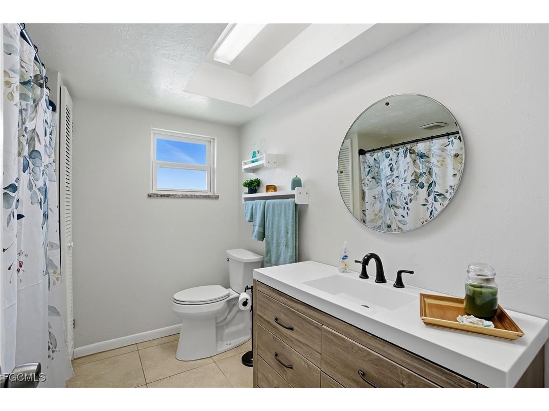 5252 Seminole Court Cape Coral FL 33904 2025009877 image31