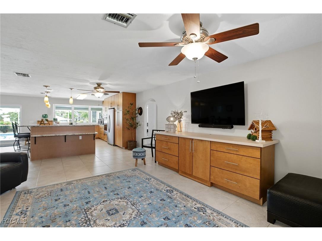 5252 Seminole Court Cape Coral FL 33904 2025009877 image5