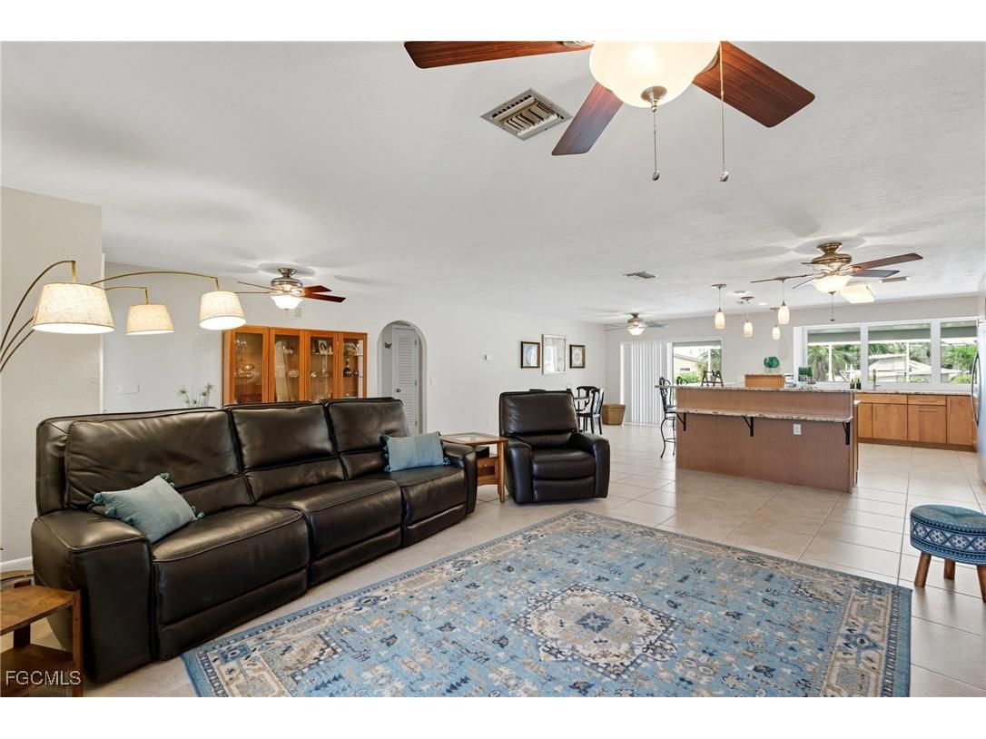 5252 Seminole Court Cape Coral FL 33904 2025009877 image6