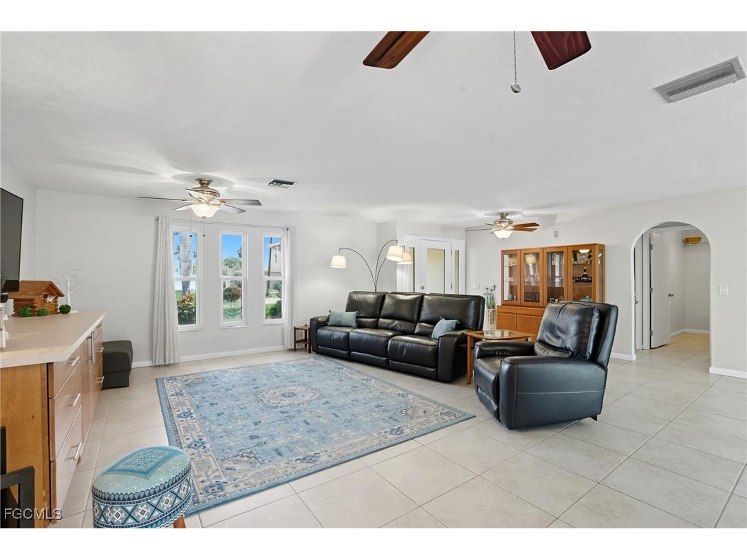 5252 Seminole Court Cape Coral FL 33904 2025009877 image7