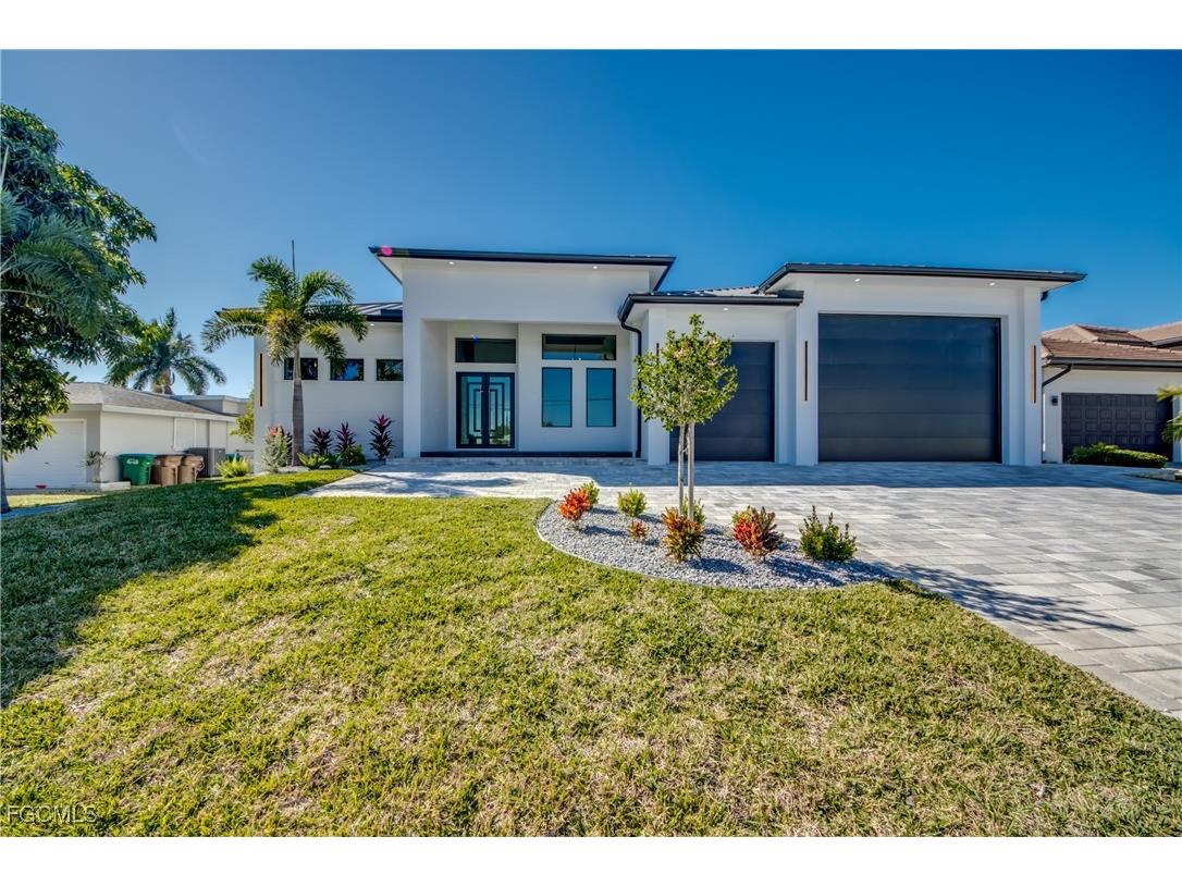 5254 Tamiami Court Cape Coral FL 33904 2025023202 image1