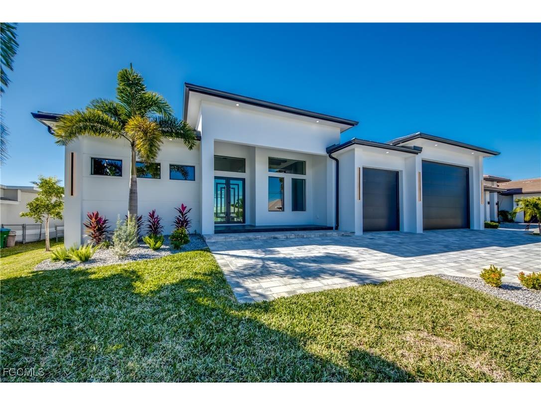 5254 Tamiami Court Cape Coral FL 33904 2025023202 image2