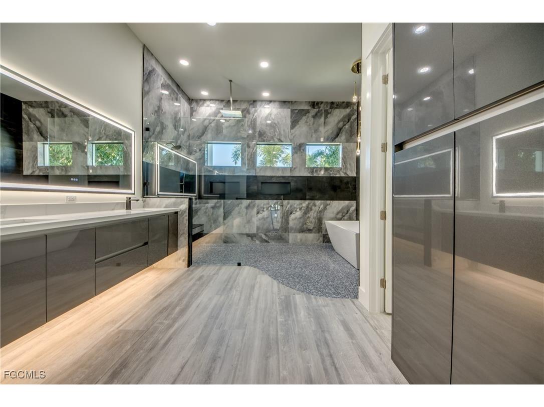 5254 Tamiami Court Cape Coral FL 33904 2025023202 image25