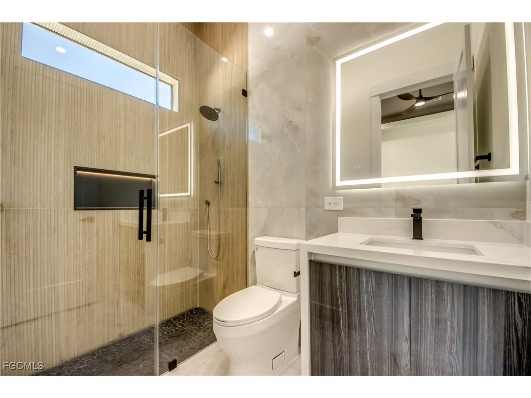 5254 Tamiami Court Cape Coral FL 33904 2025023202 image33