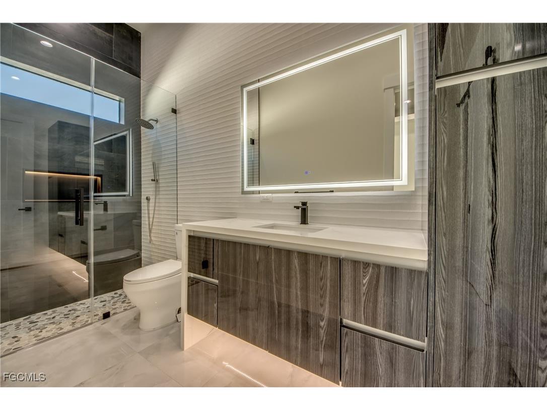 5254 Tamiami Court Cape Coral FL 33904 2025023202 image35