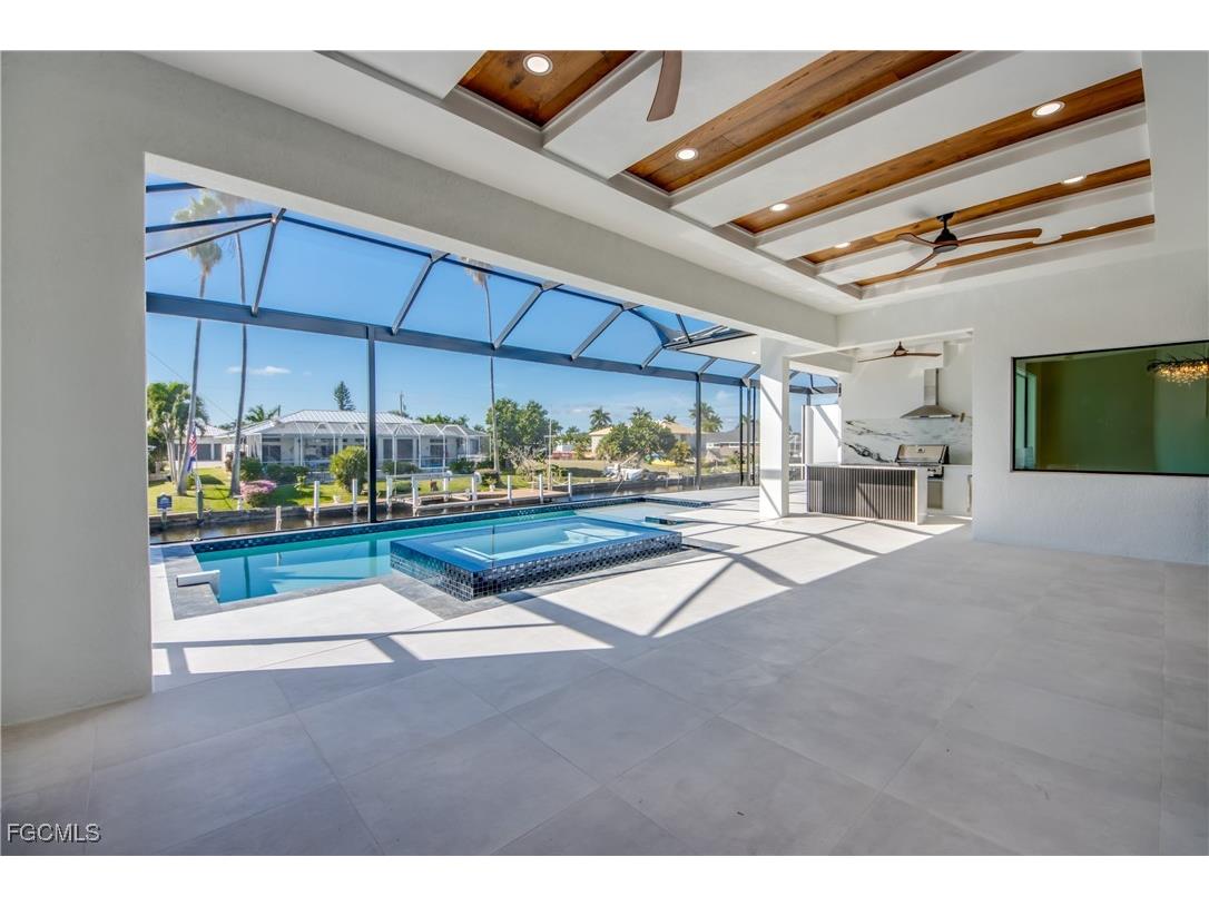 5254 Tamiami Court Cape Coral FL 33904 2025023202 image4