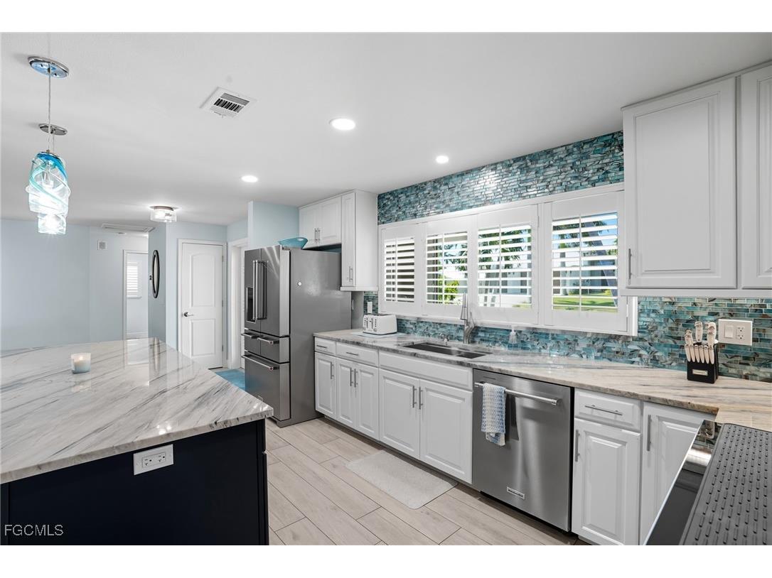 5257 Stratford Court Cape Coral FL 33904 2025012844 image15