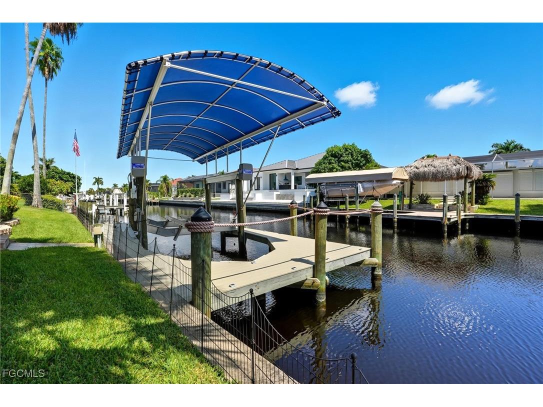 5257 Stratford Court Cape Coral FL 33904 2025012844 image39