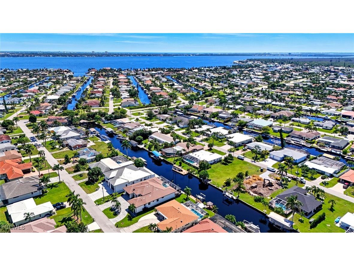 5257 Stratford Court Cape Coral FL 33904 2025012844 image43