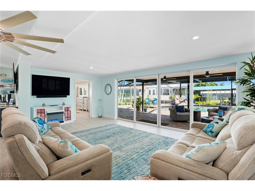 5257 Stratford Court Cape Coral FL 33904 2025012844 image5