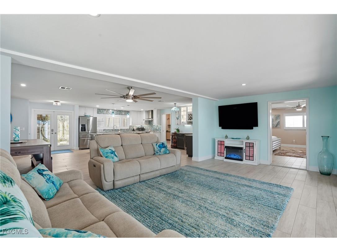 5257 Stratford Court Cape Coral FL 33904 2025012844 image6