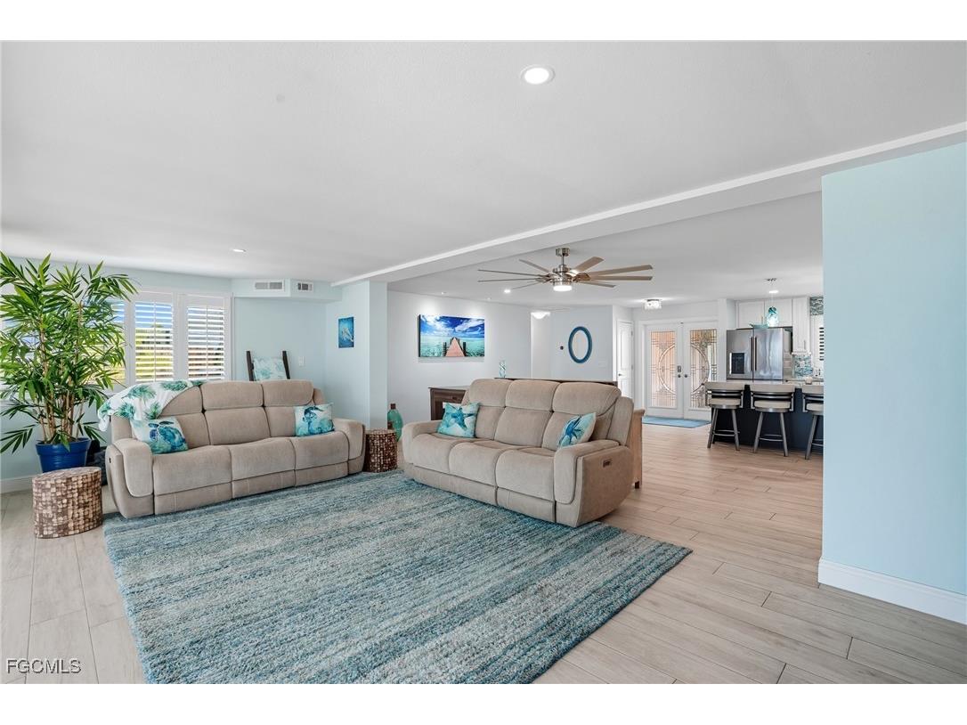 5257 Stratford Court Cape Coral FL 33904 2025012844 image7